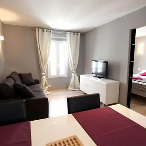  Appartamento à 100 Mètres Du Palais Et Des Plages